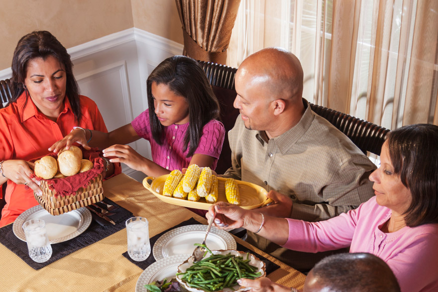 How To Make Family Dinners Fun! | Giggle Magazine